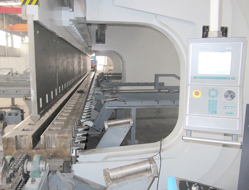 2xWE67K-1600T7000 CNC Press Brake in Tandem 2xWE67K-1600T7000 CNC Press Brake in Tandem